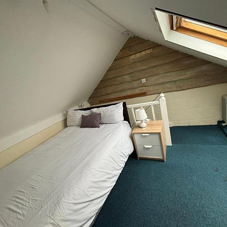Shared House In Chakeshill Drive Hotel Bristol Exterior foto